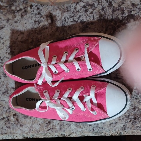 CONVERSE, KIDS SIZE 5.5, PINK AND WHITE. GOOD CONDITION. - Picture 2 of 9